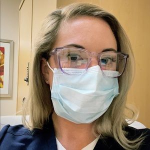 Meet your Posher, Carly